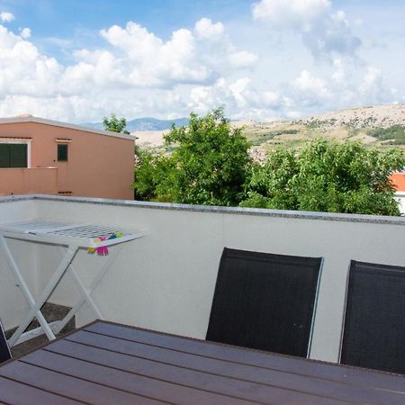 Apartments Sv. Jelena 2 Паг Экстерьер фото