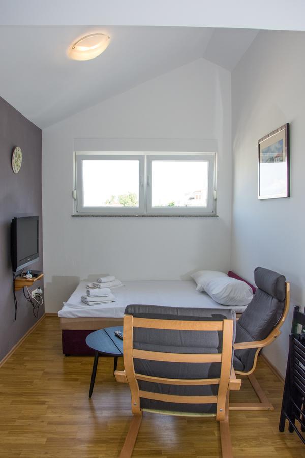 Apartments Sv. Jelena 2 Паг Экстерьер фото