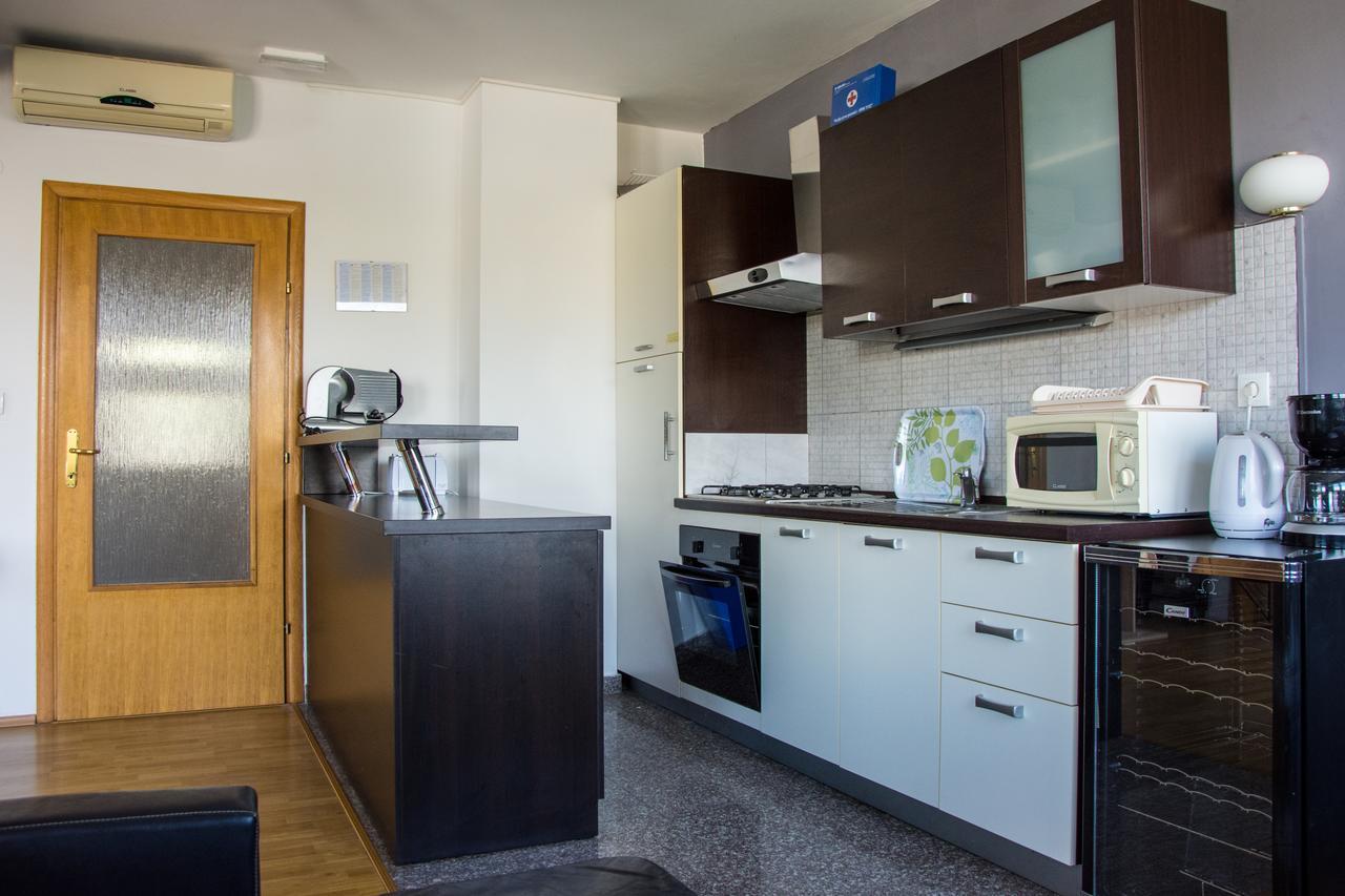 Apartments Sv. Jelena 2 Паг Экстерьер фото
