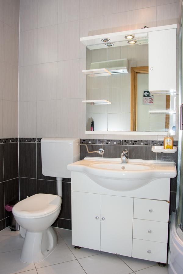 Apartments Sv. Jelena 2 Паг Экстерьер фото