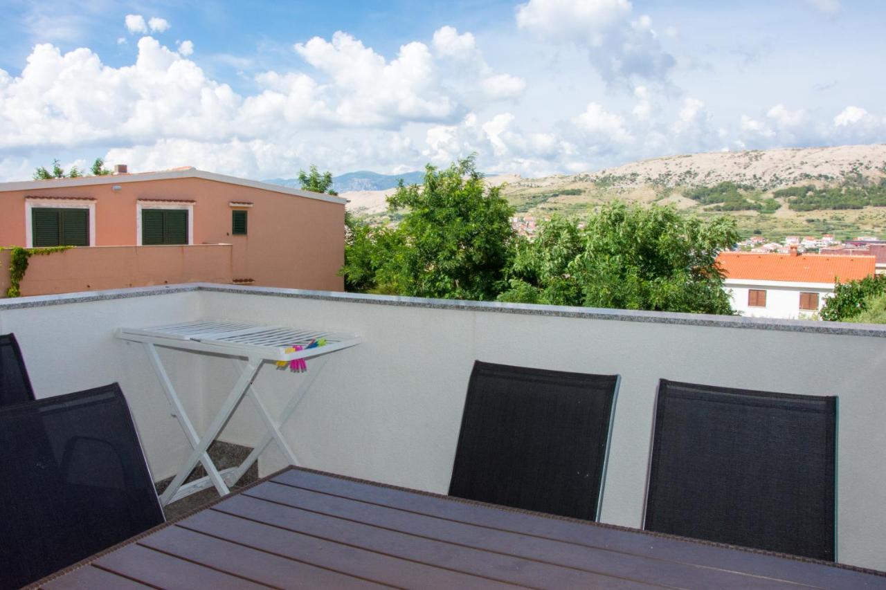 Apartments Sv. Jelena 2 Паг Экстерьер фото